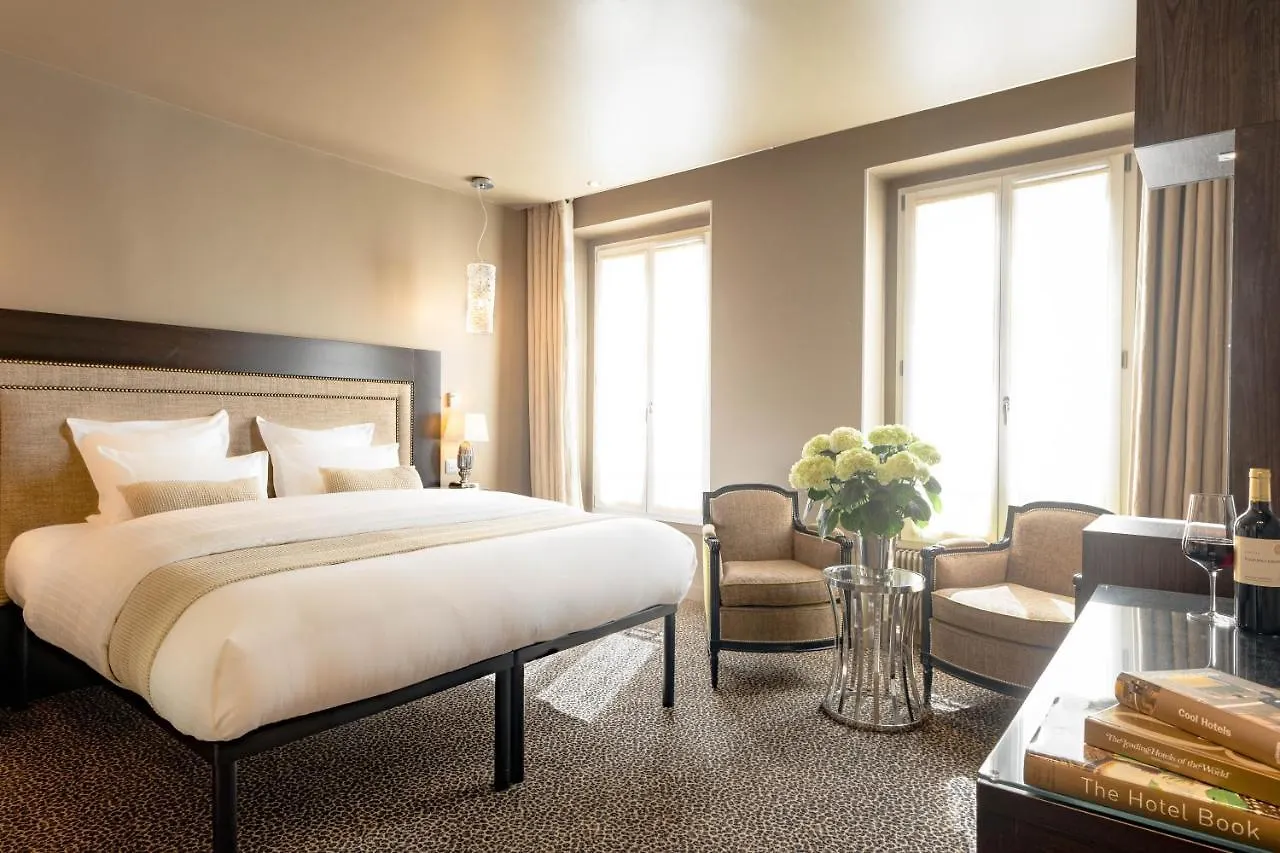B Montmartre Hotell 4*