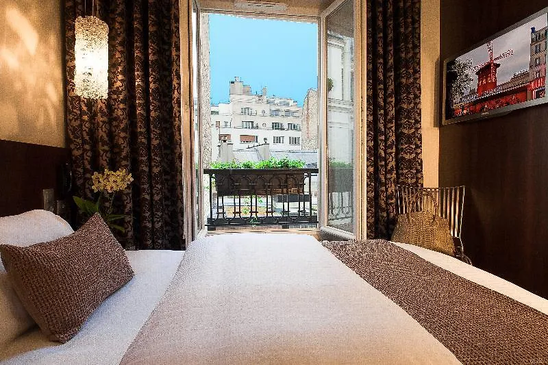 B Montmartre 4*