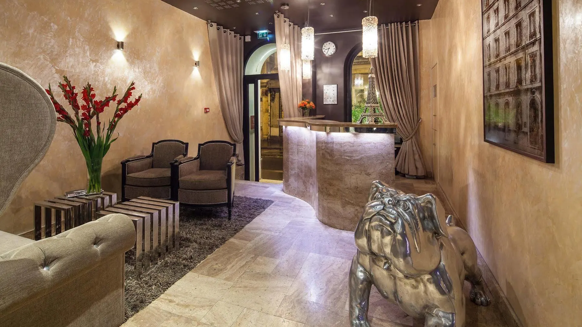 B Montmartre Hotel Paryż